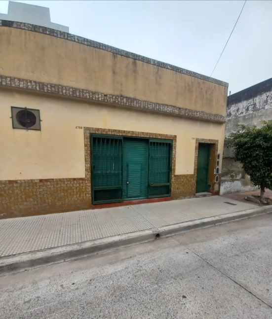 Local Pasaje Elena Larroque de Roffo 4700
